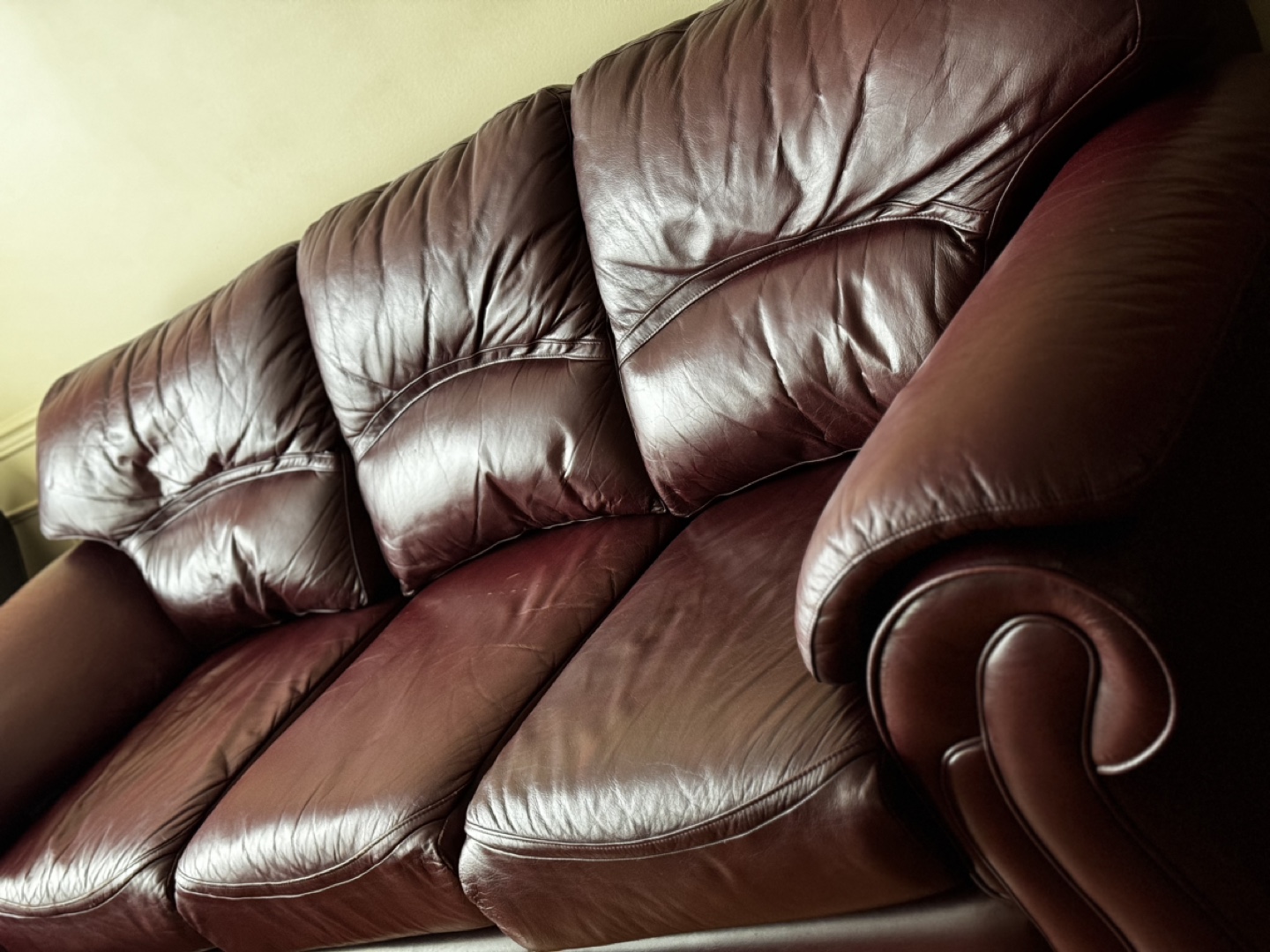Leather Sofa WITH DELIVERY - photo 2