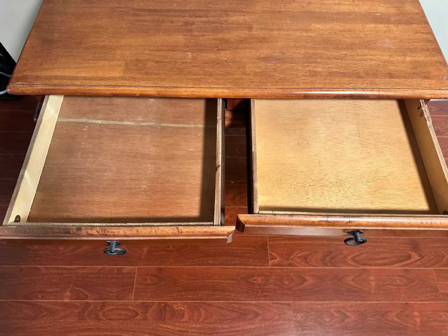 Wooden Desk with Black Metal Legs image indicator(2)