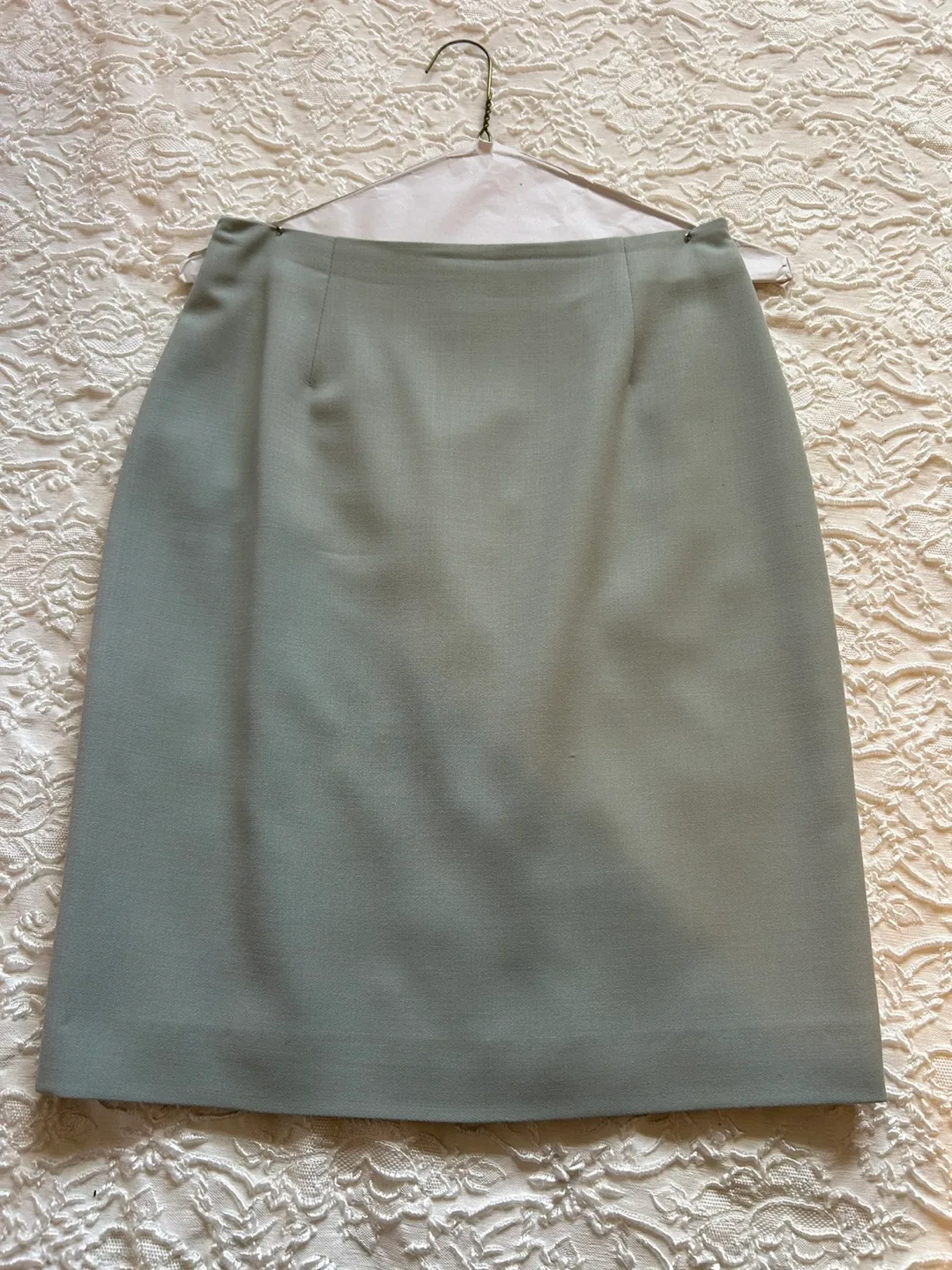 Femme de Carriere Blazer suit Jacket and skirt image indicator(2)