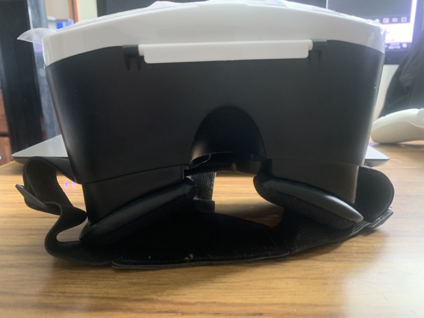 onn. Virtual Reality Smartphone Headset - photo 3
