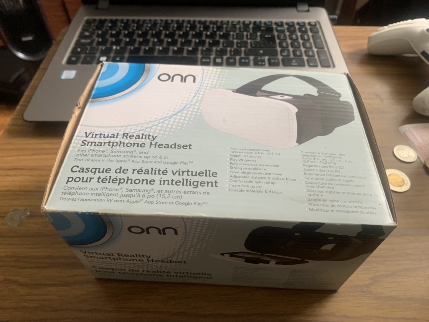 onn. Virtual Reality Smartphone Headset