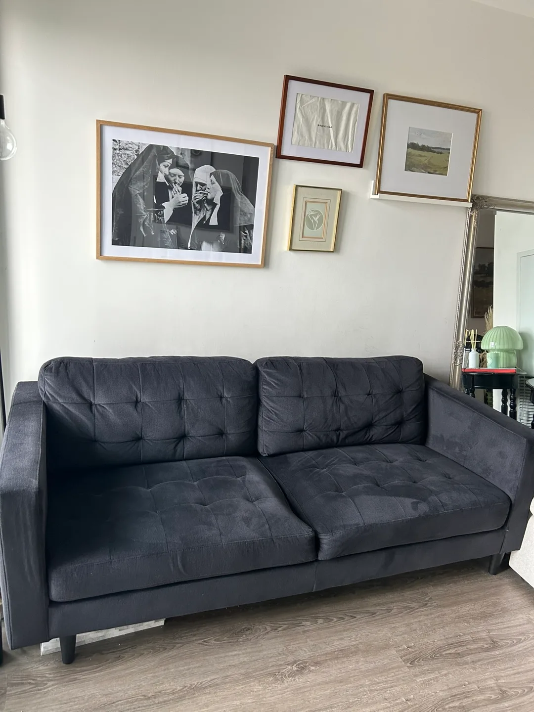 FREE COUCH! Pick up ASAP! image indicator(2)
