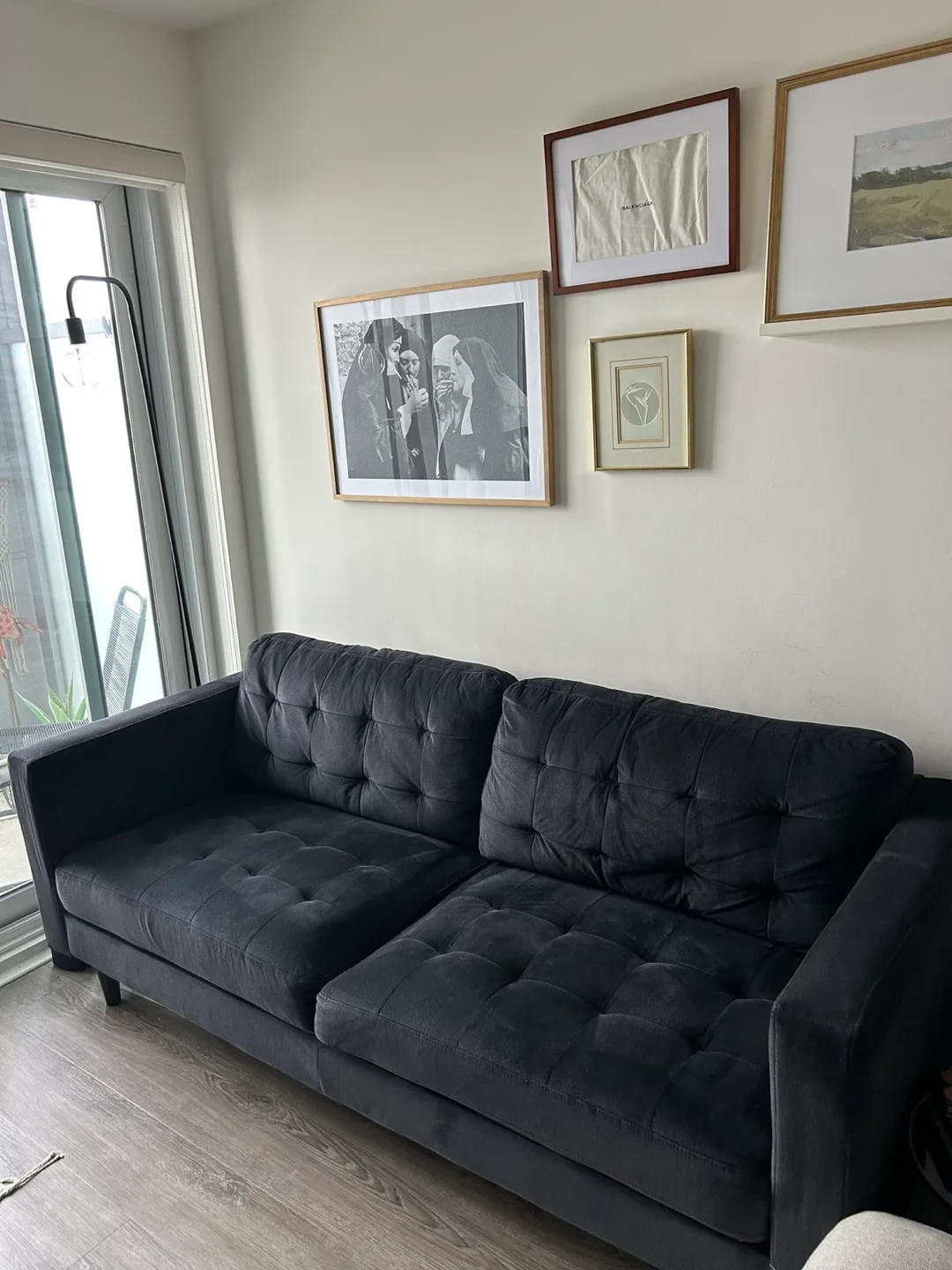 FREE COUCH! Pick up ASAP! image indicator(3)