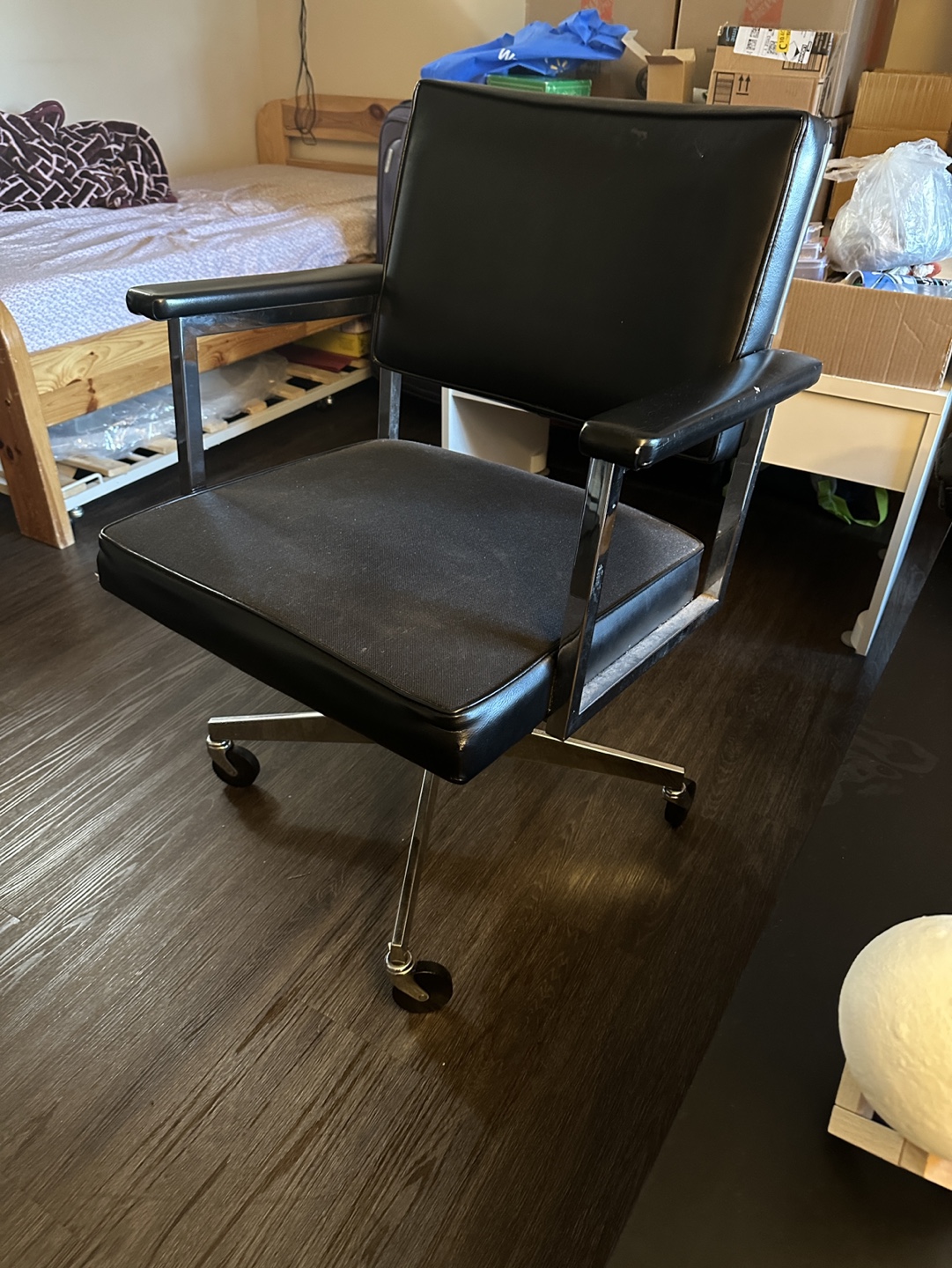 Vintage Office Chair for $10 - photo 2