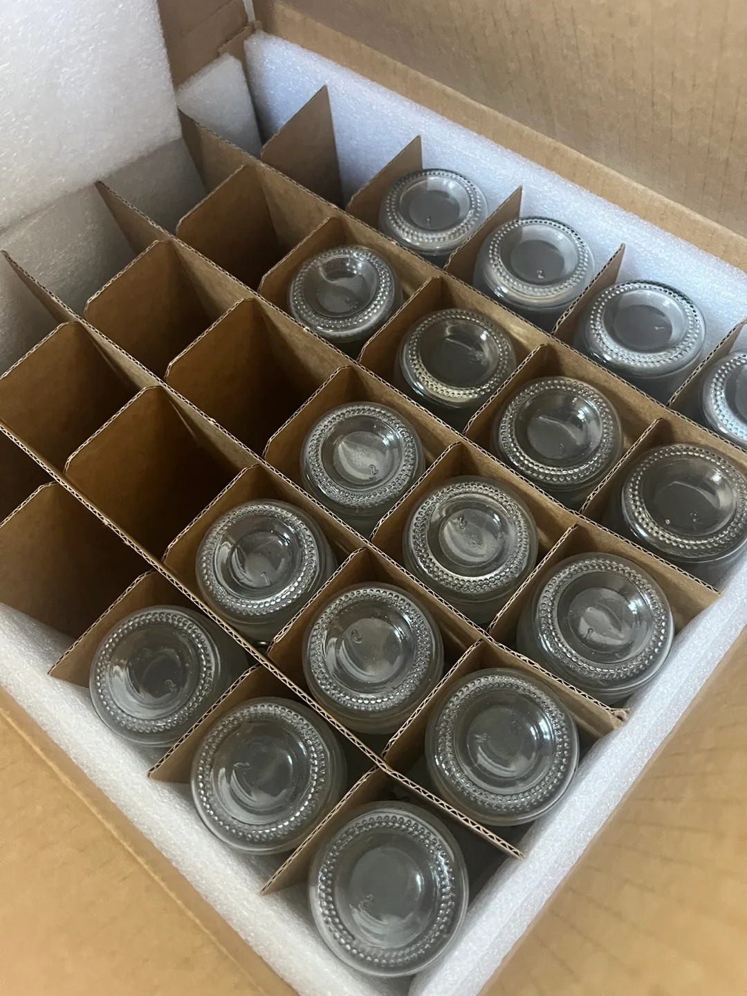 Glass Bottles with Flip Top Lids image indicator(2)