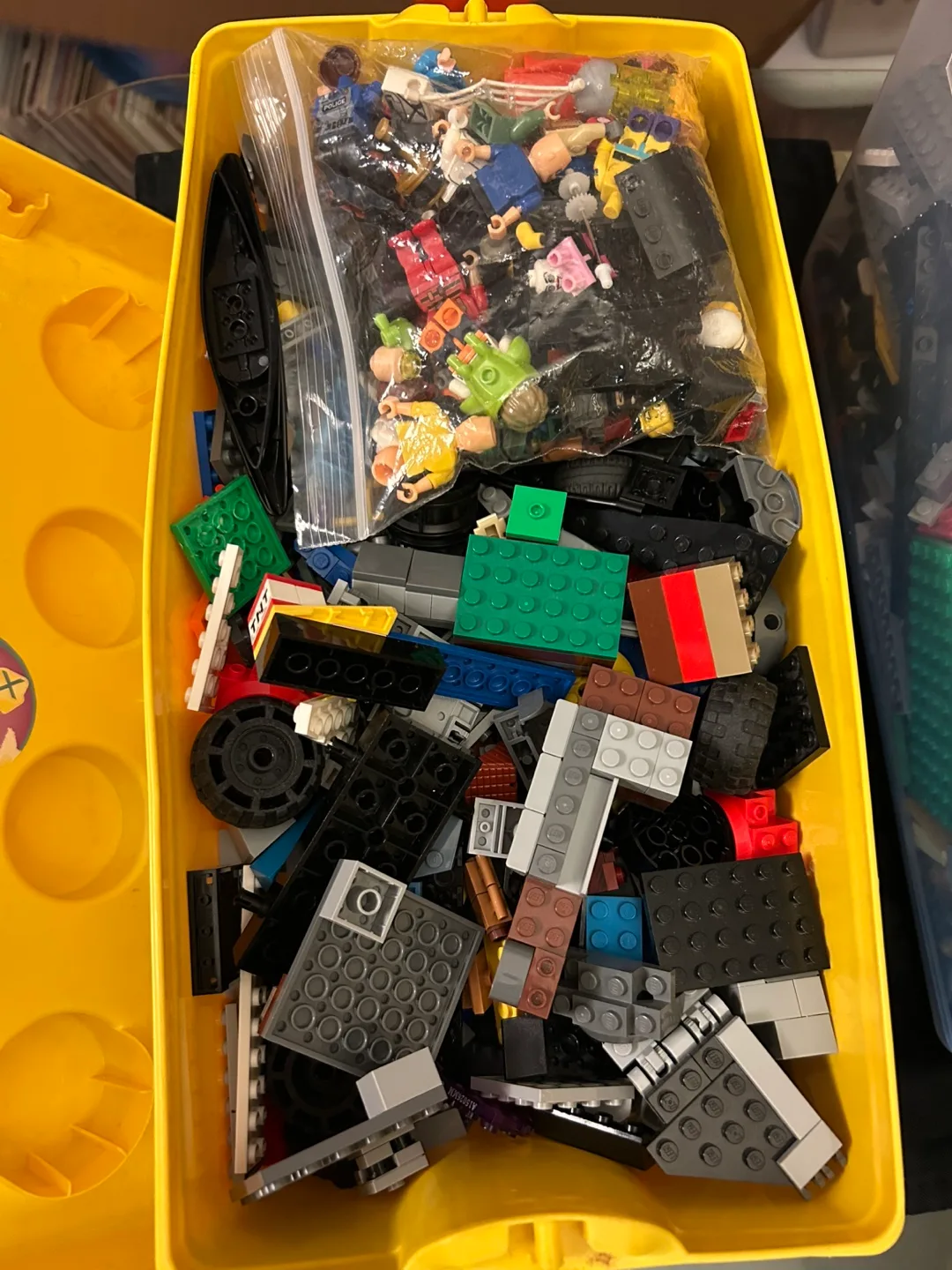 LEGO Classic Large Storage Box image indicator(3)