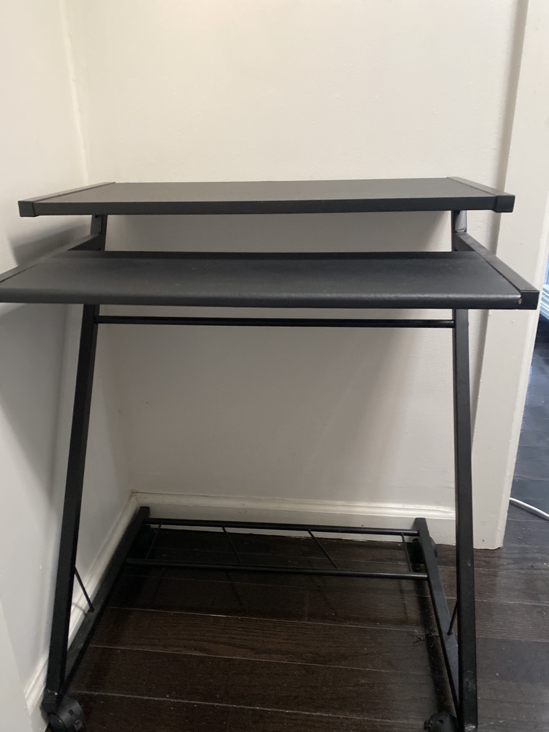 Black Standing Desk 🧡