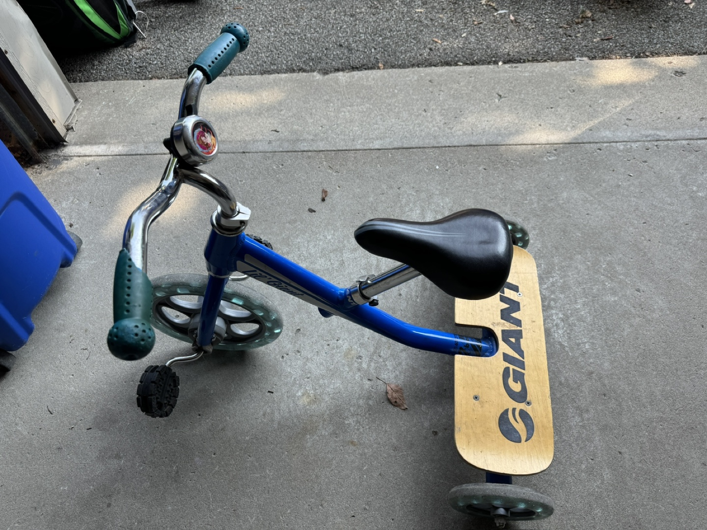 Giant Lil’ Tricycle - photo 3