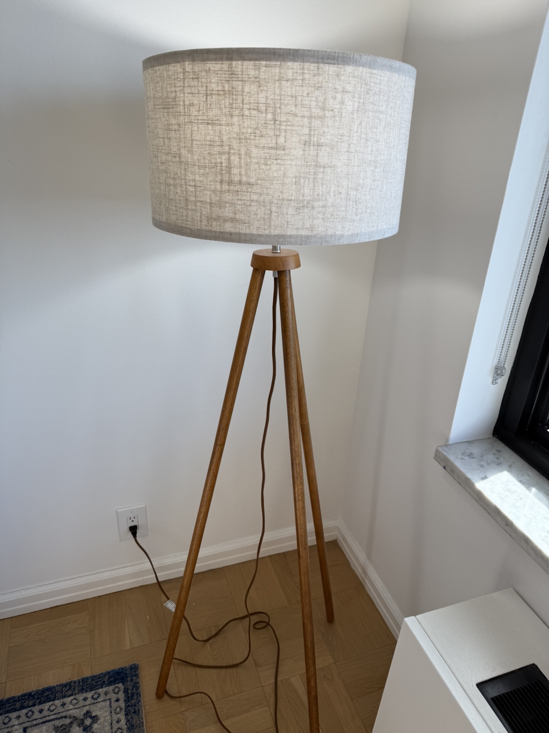 Wooden Tripod Floor Lamp - photo 4