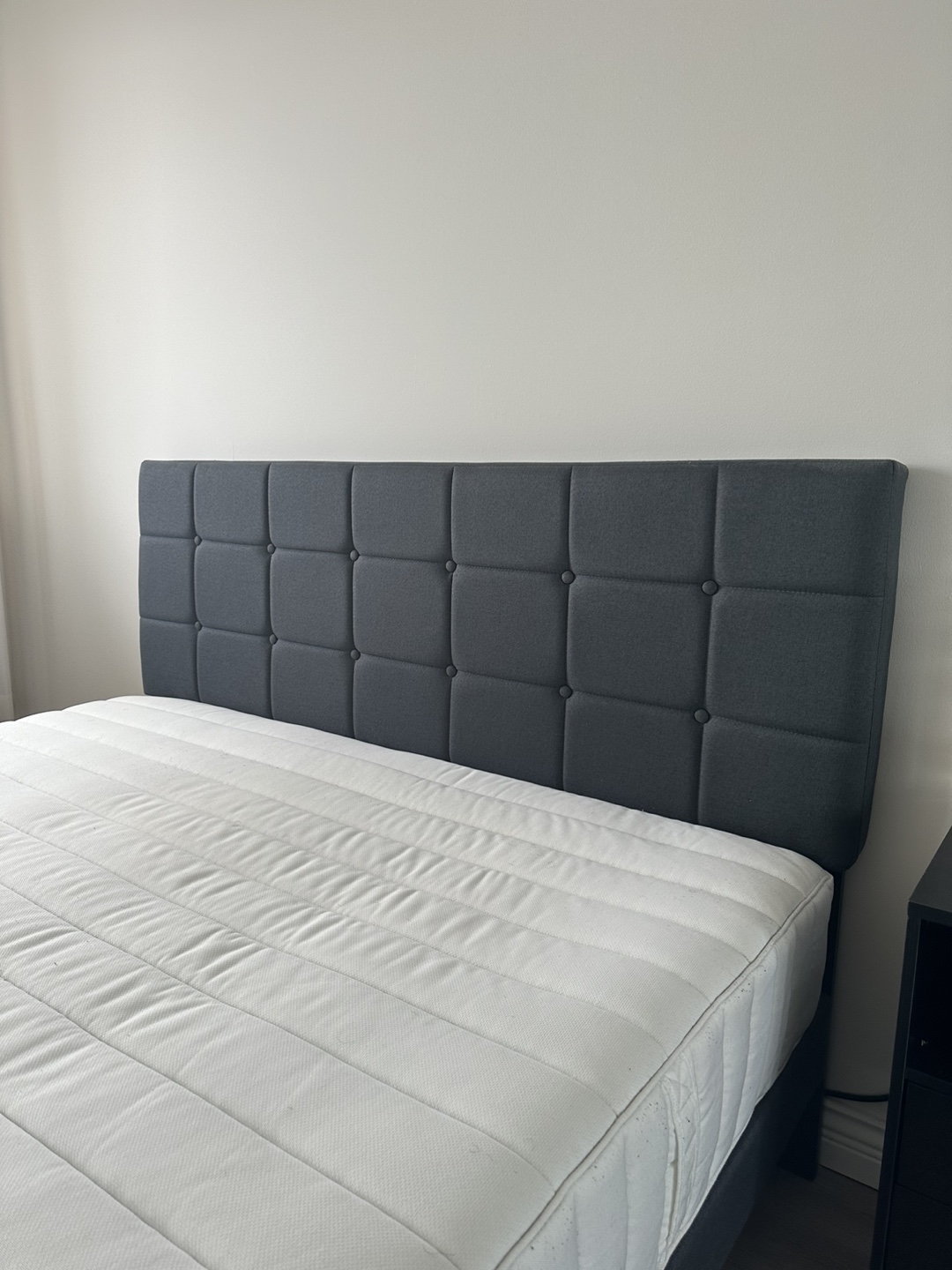 Bedframe (Queen size) - photo 2