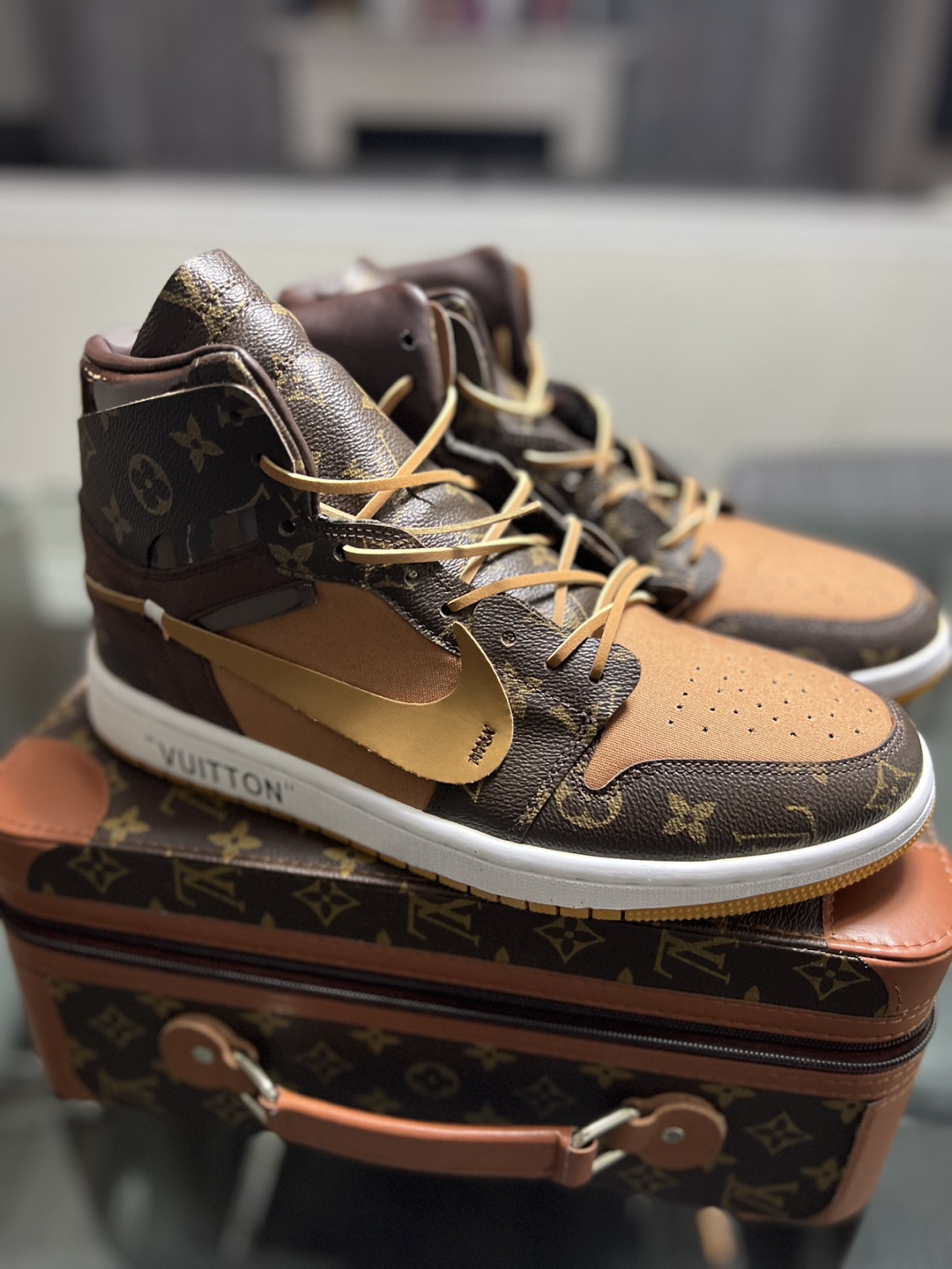LV Off-White Jordan 1 - photo 2