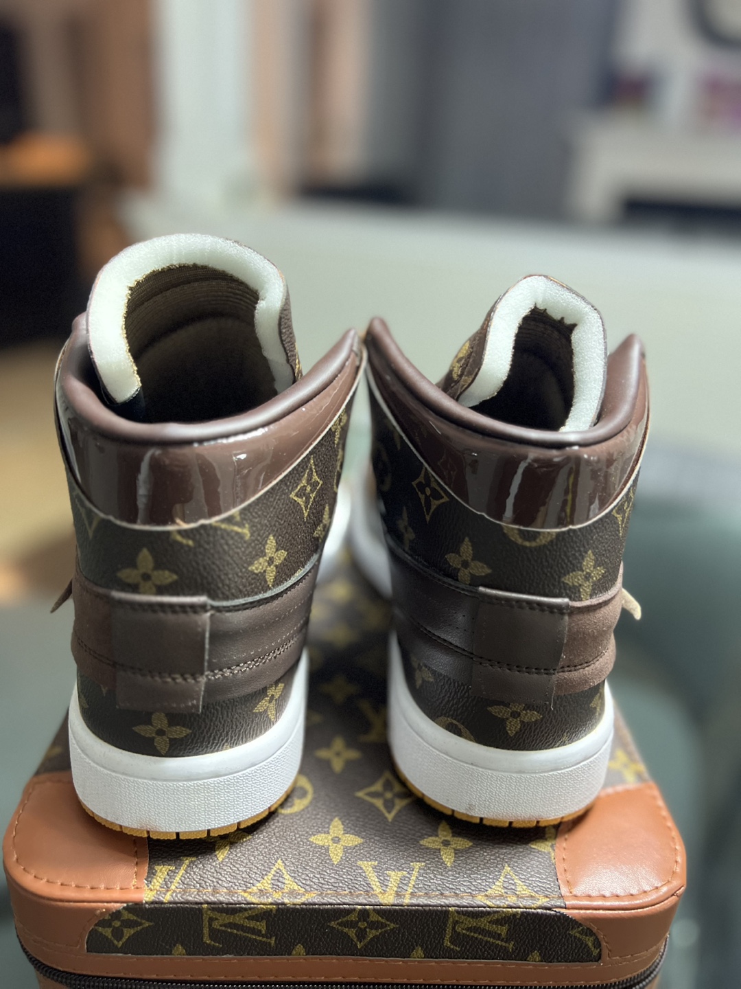 LV Off-White Jordan 1 - photo 5