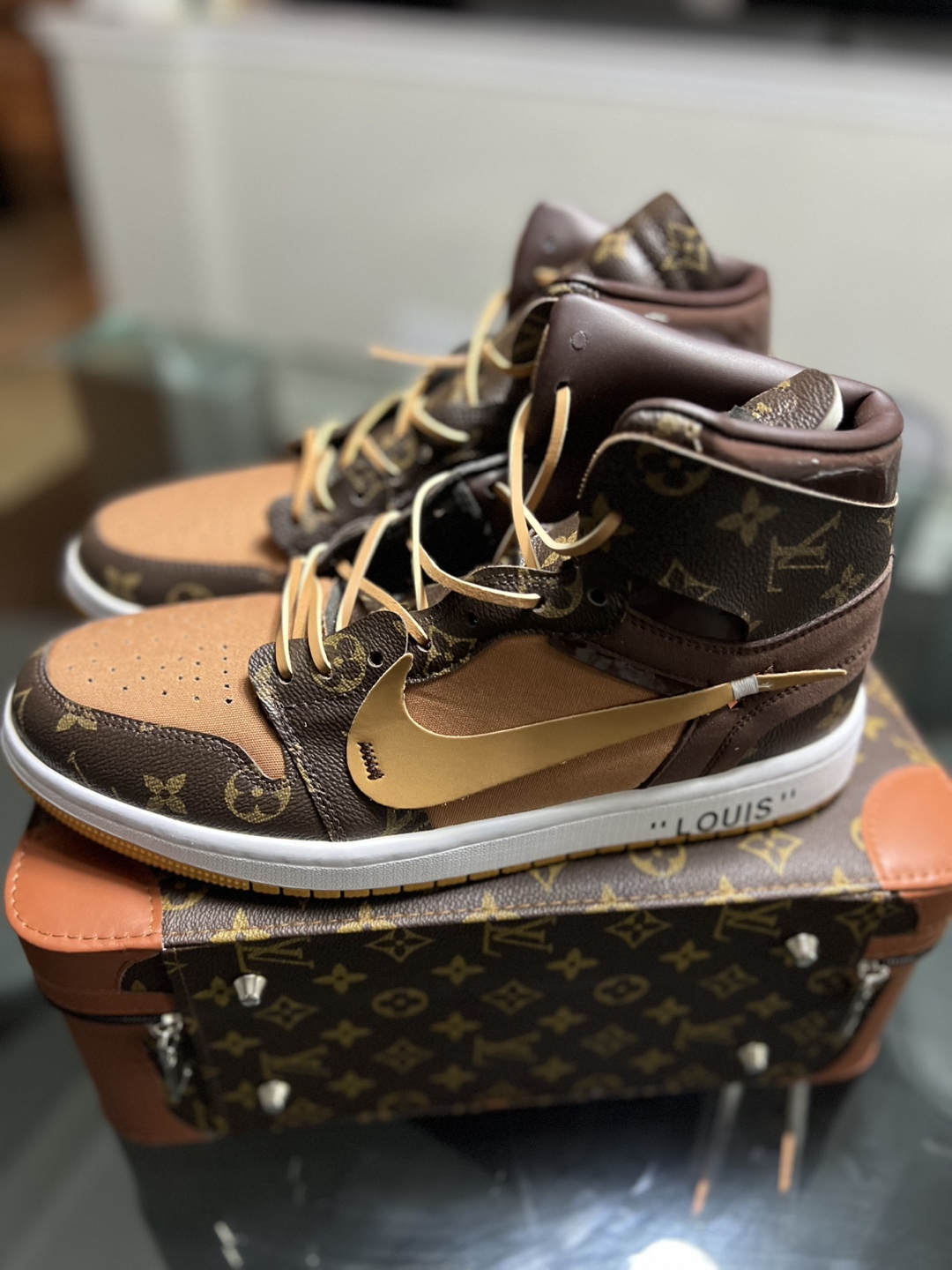 LV Off-White Jordan 1 - photo 4