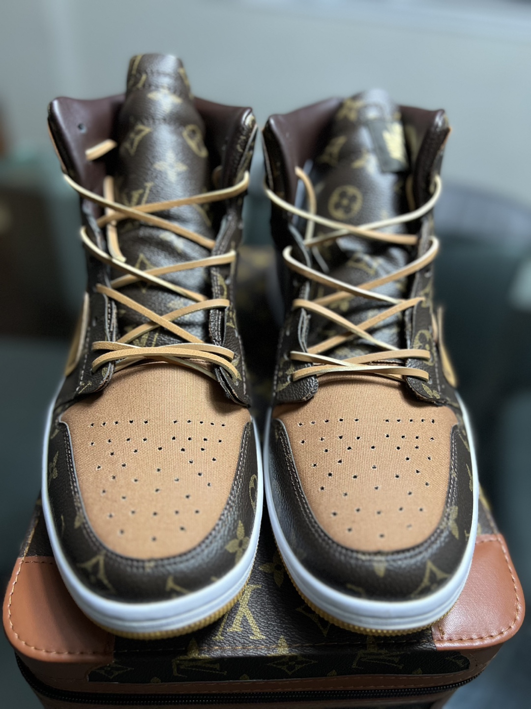 LV Off-White Jordan 1 - photo 3