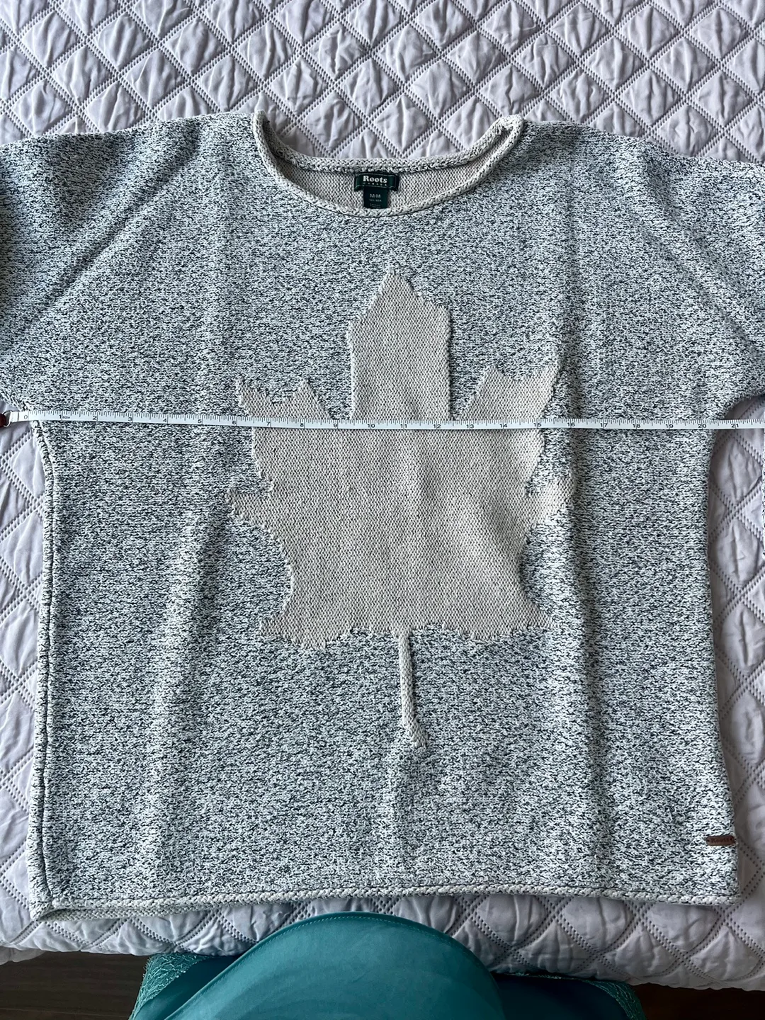 FALL CLEAR OUT SALE 🍁🍂ROOTS Sweater image indicator(5)