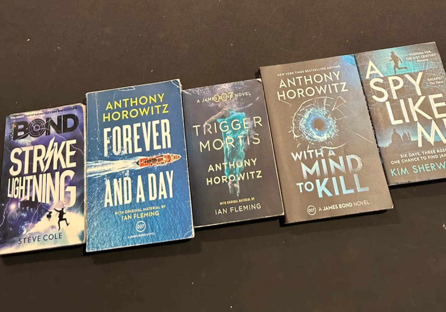 Great PRICE 10 UK James Bond Bks Gardner/Horowitz/Cole/Sherwood image indicator(5)