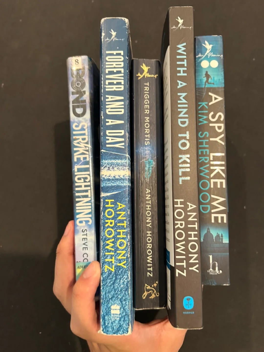 Great PRICE 10 UK James Bond Bks Gardner/Horowitz/Cole/Sherwood image indicator(7)