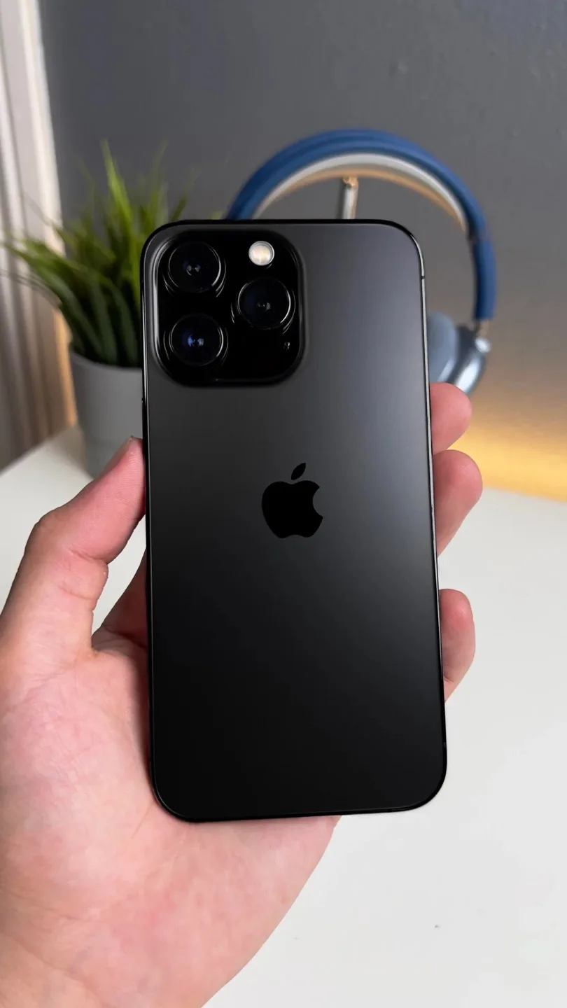 iPhone 14 pro  (negotiable) thumbnail