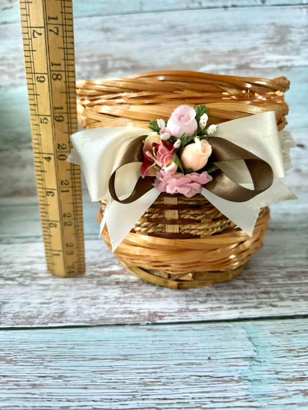 🧡 Small Wicker Basket with Bow image indicator(3)