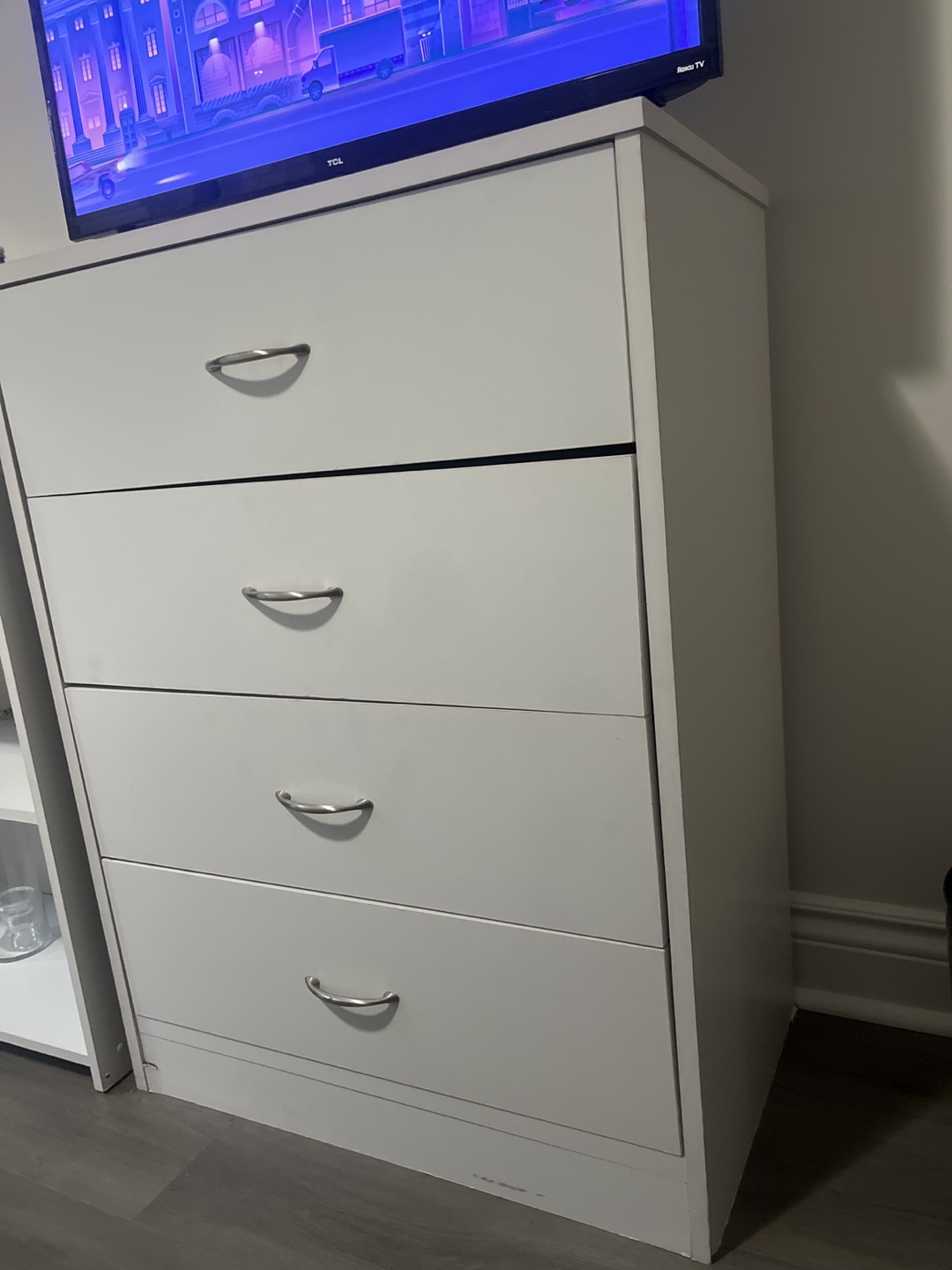 White 4-Drawer Chest - photo 2