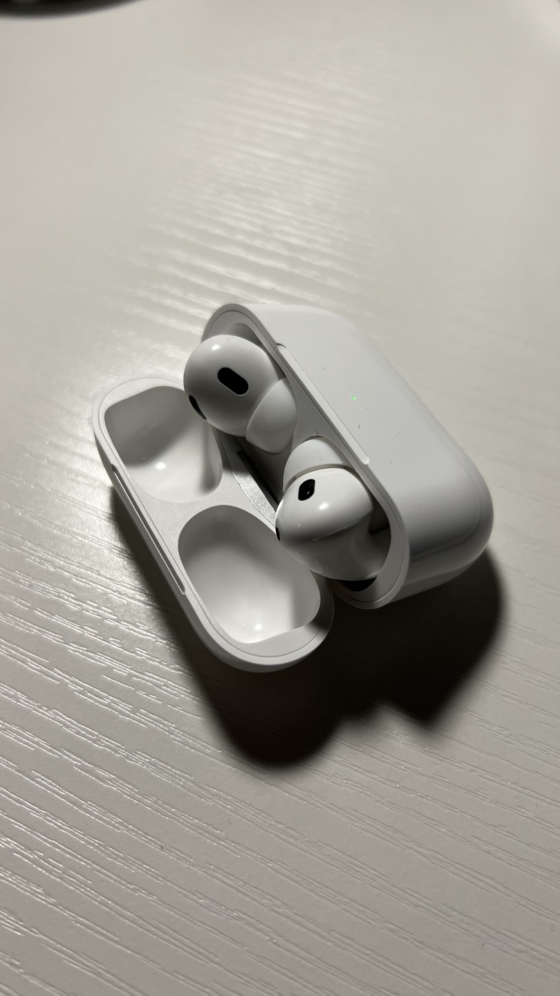 Apple AirPods Pro (2nd Generation) - photo 2