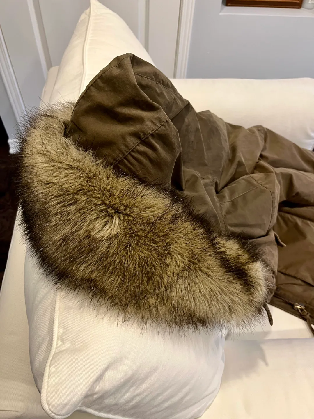 Aritzia Community Inuvik Parka image indicator(4)