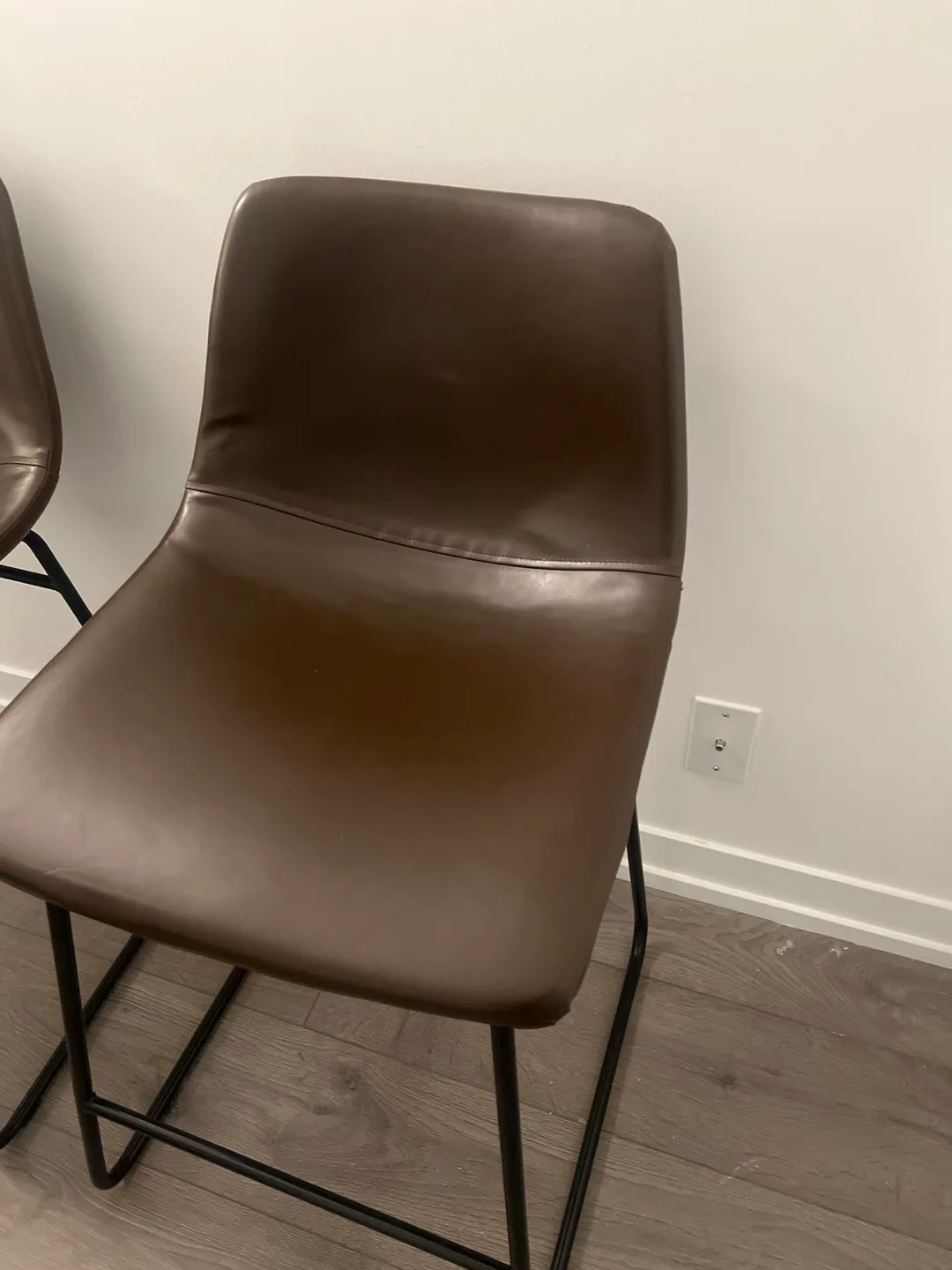 Set of 2 Brown Counter Stools image indicator(2)