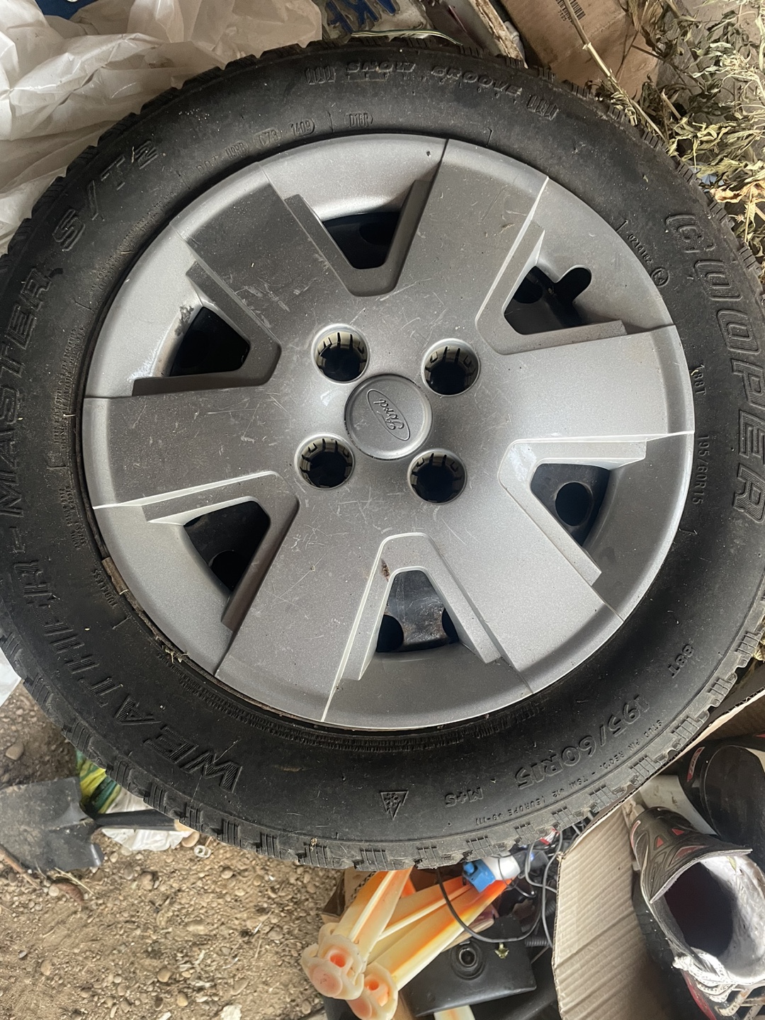 Ford Hubcaps and Tires - photo 2