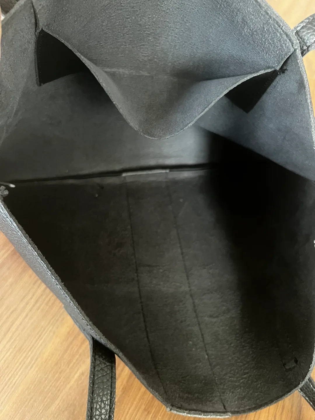 BNWT Vince Camuto Vegan Leather Tote image indicator(4)