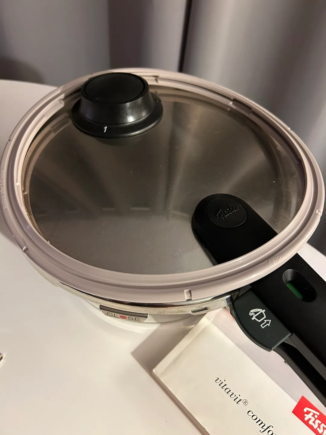 Unused Fissler Vitavit Pressure Cooker (3,5L) image indicator(2)