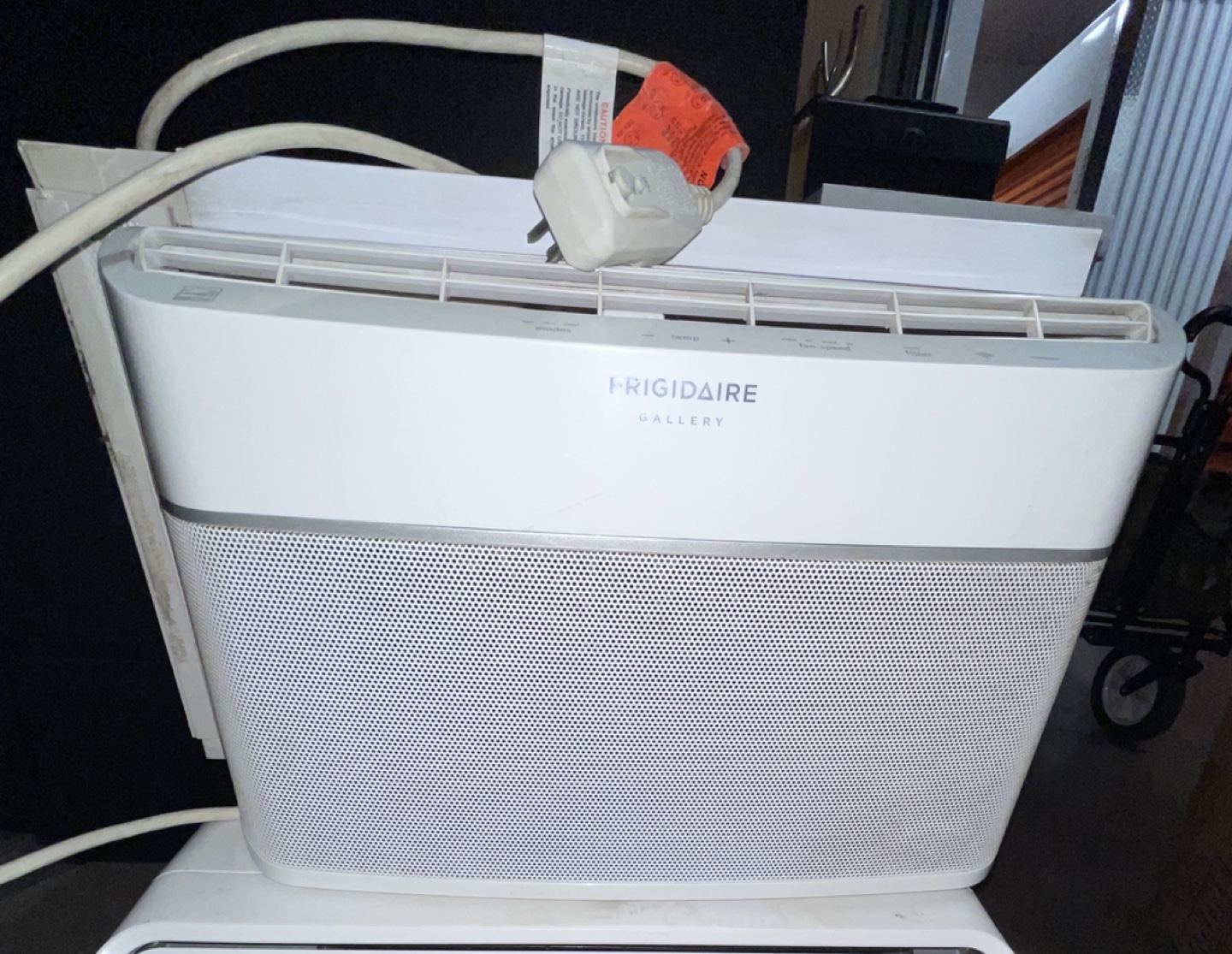 Frigidaire Gallery Window Smart Air Conditioner - photo 2