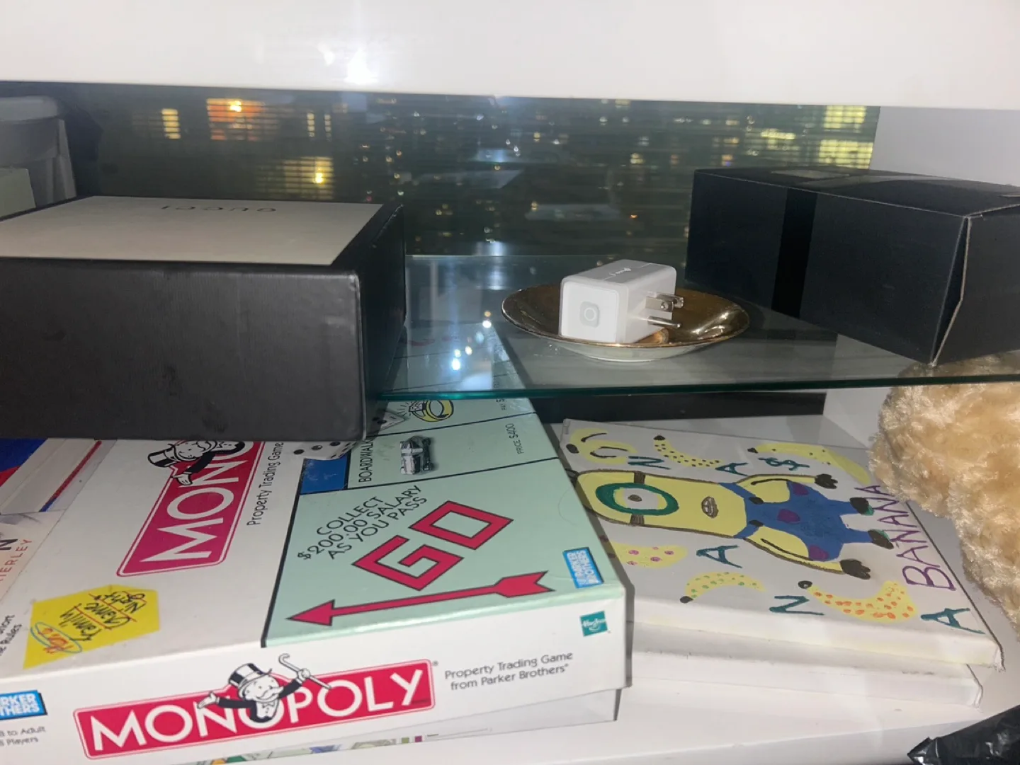 White Coffee Table image indicator(5)