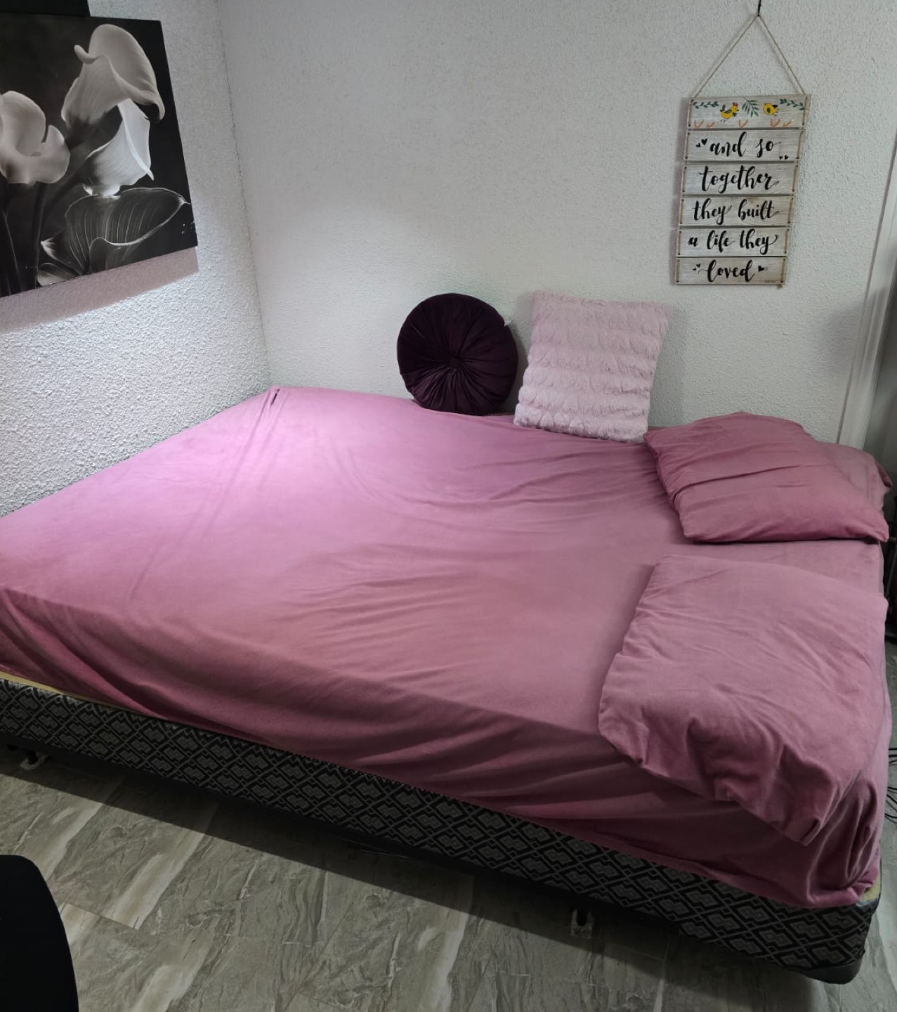 Queen Size Bed Frame - photo 2