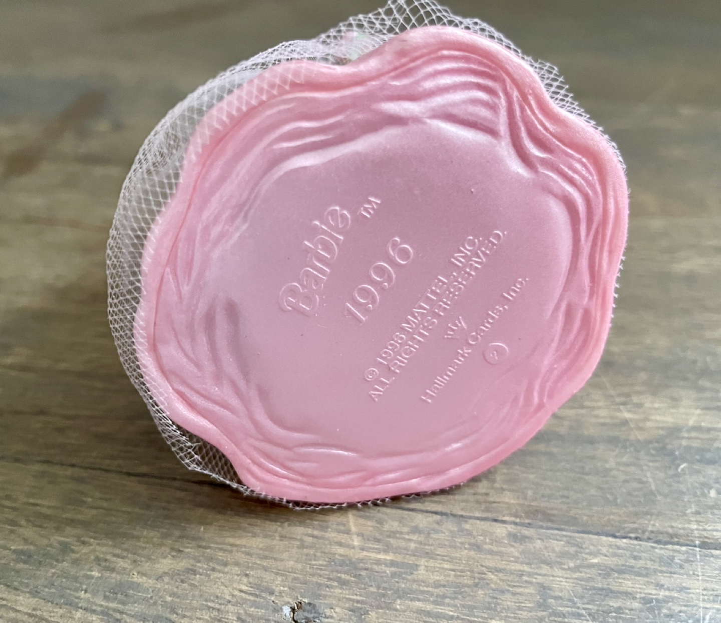 1996 Hallmark SPRINGTIME BARBIE Keepsake Christmas Ornament - photo 4