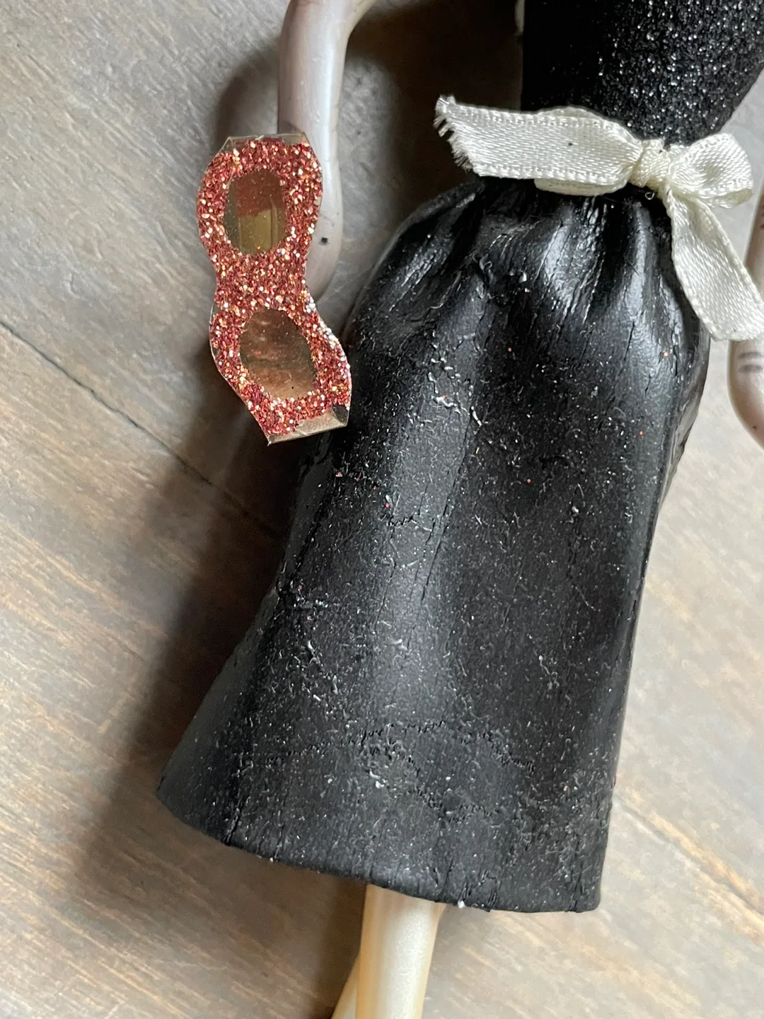 VINTAGE 8” De Carlini SHOPPER Lady Italian Ornament image indicator(6)