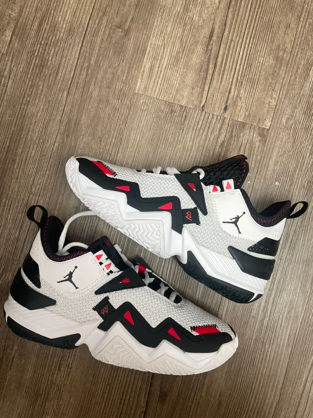 Jordan Westbrook Basketball Shoes Size: 6 Youth thumbnail