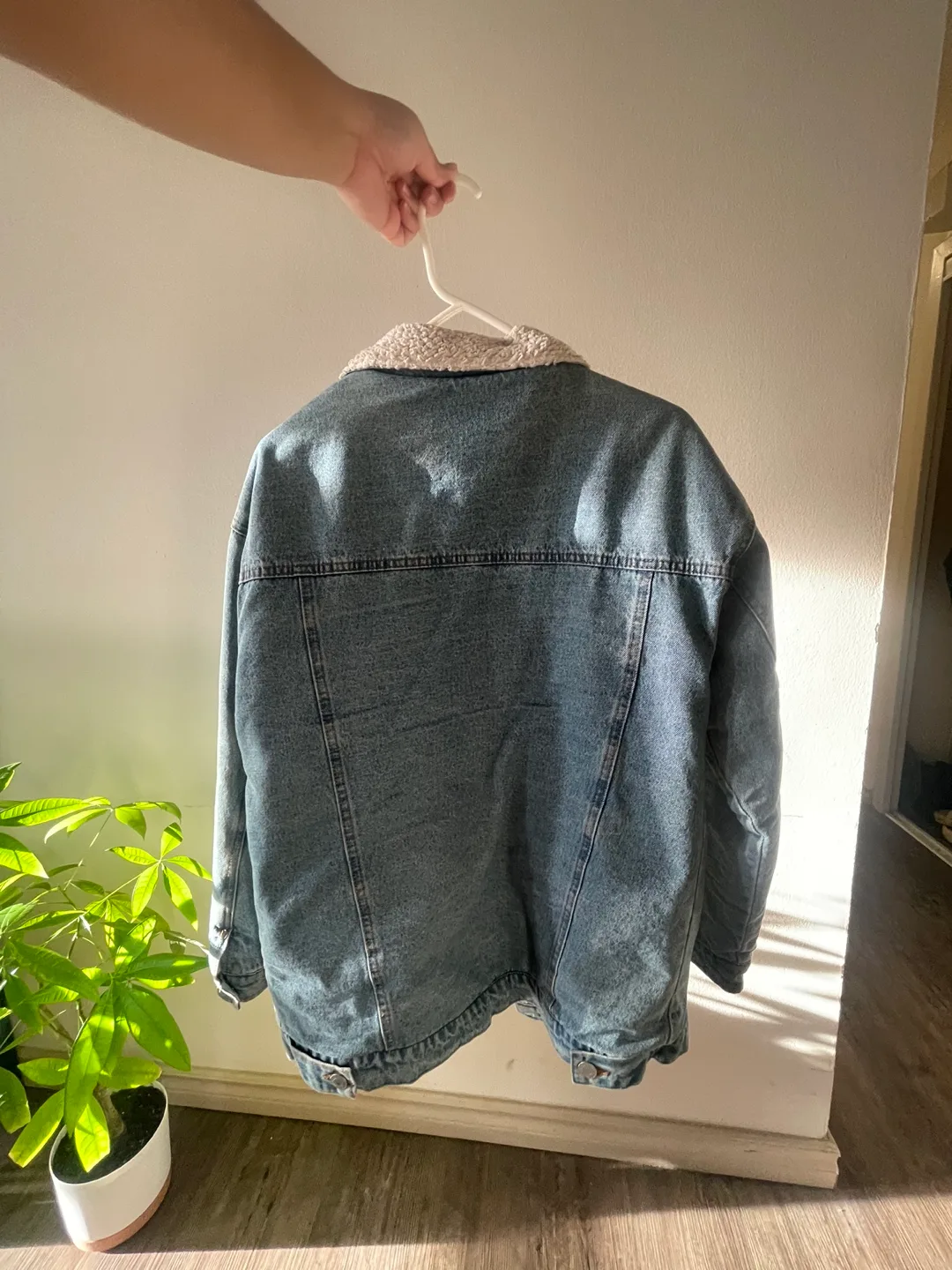 Women’s Denim Jacket with Sherpa Lining Size: Large image indicator(2)