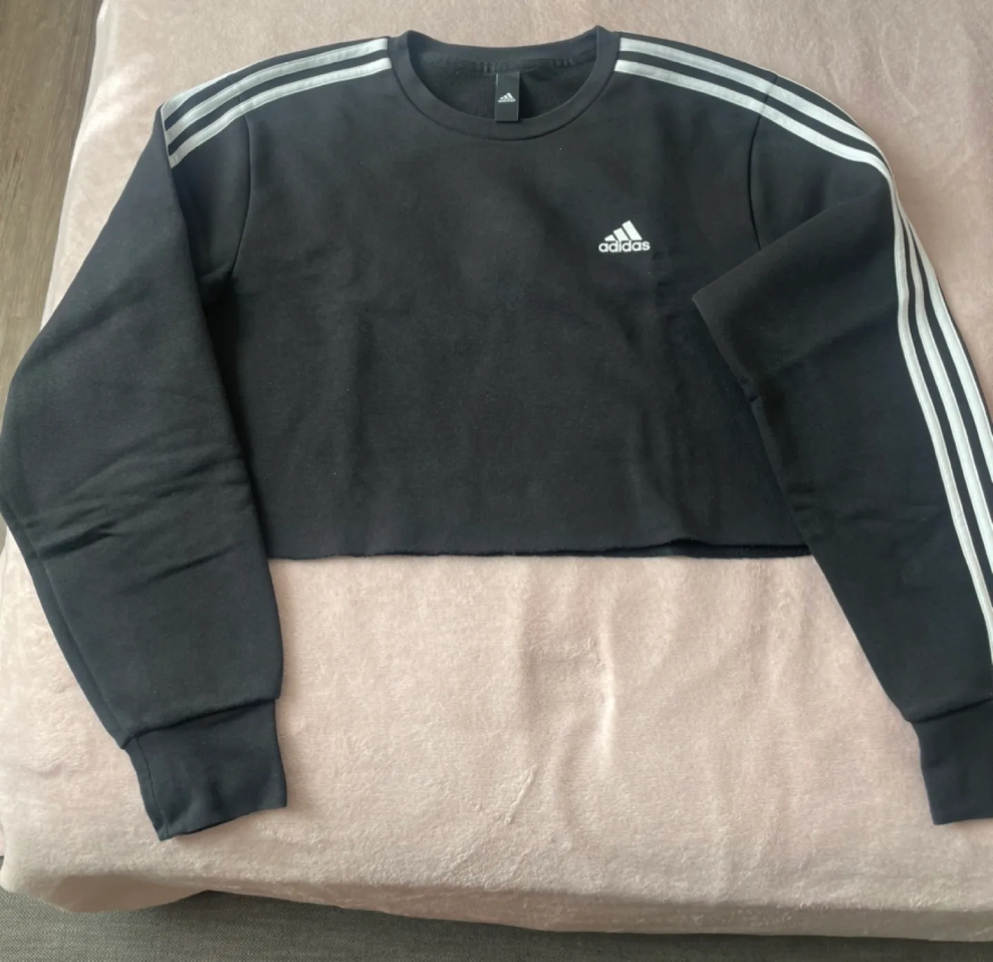 Cropped Sweaters image indicator(4)