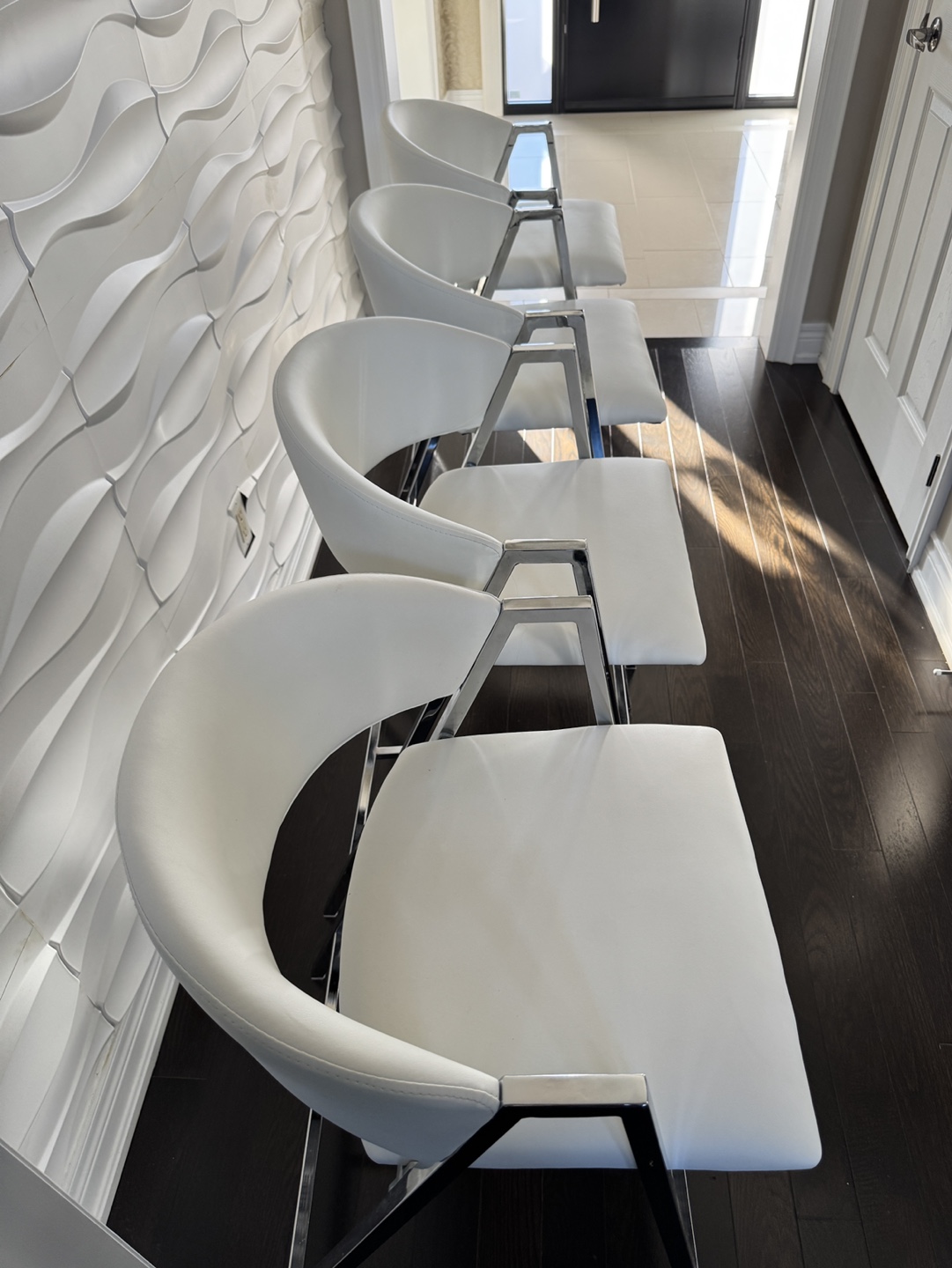 Set of 4 White Leatherette Bar Stools - photo 4