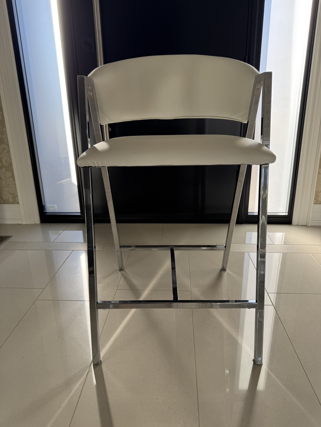 Set of 4 White Leatherette Bar Stools