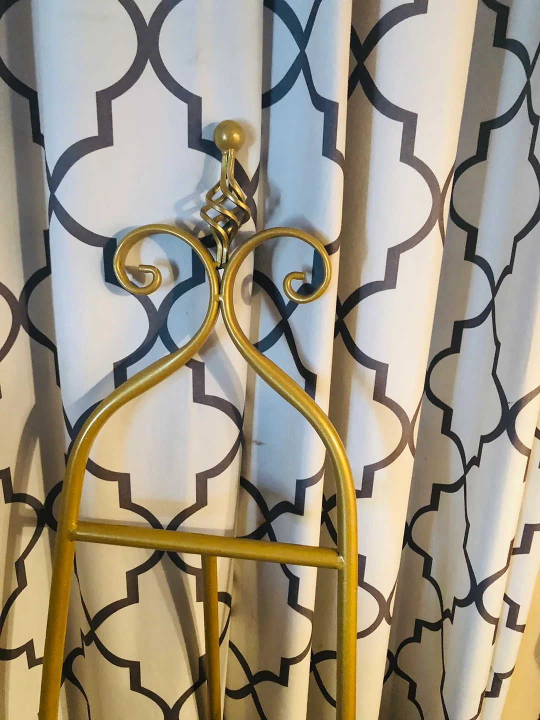 Gold Metal Easel ❤️ image indicator(2)