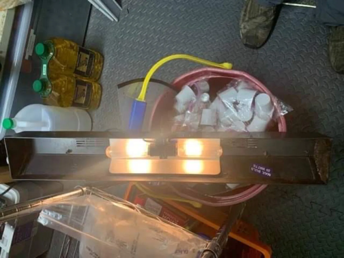 28" Reptile/Aquarium Hood Lamp image indicator(2)