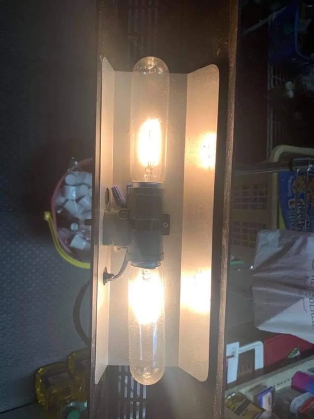 28" Reptile/Aquarium Hood Lamp image indicator(3)