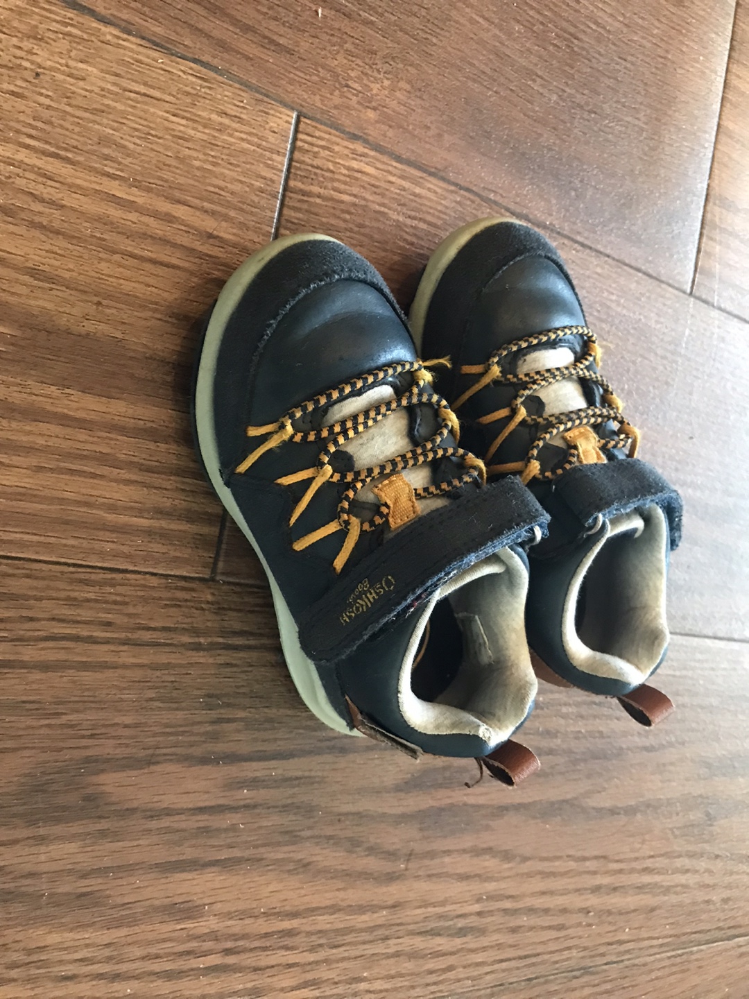 Toddler Shoes -size 7M(14cm)