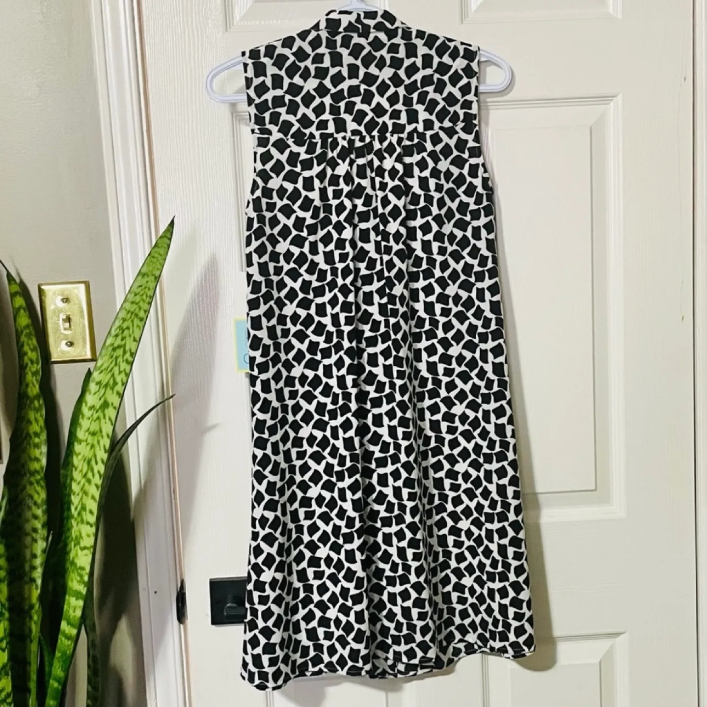 CeCe A-Line Shift Dress White w/Black Patterns with Tie Neck image indicator(5)