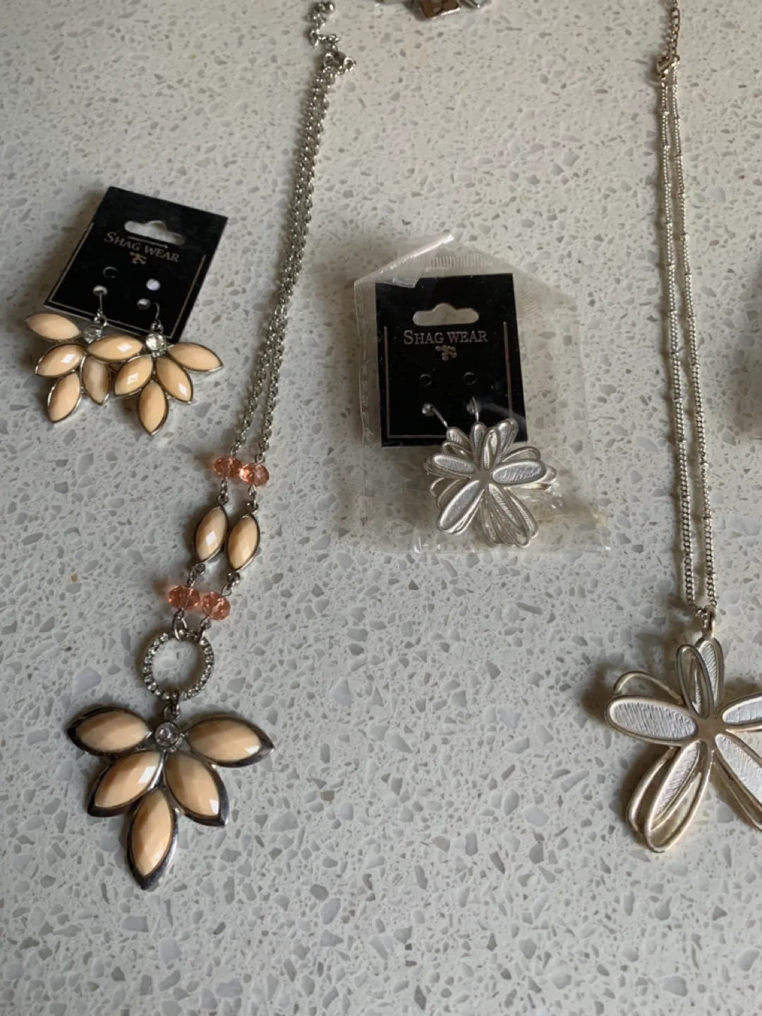 🧡 Shag Wear Necklace and Earring Set image indicator(2)