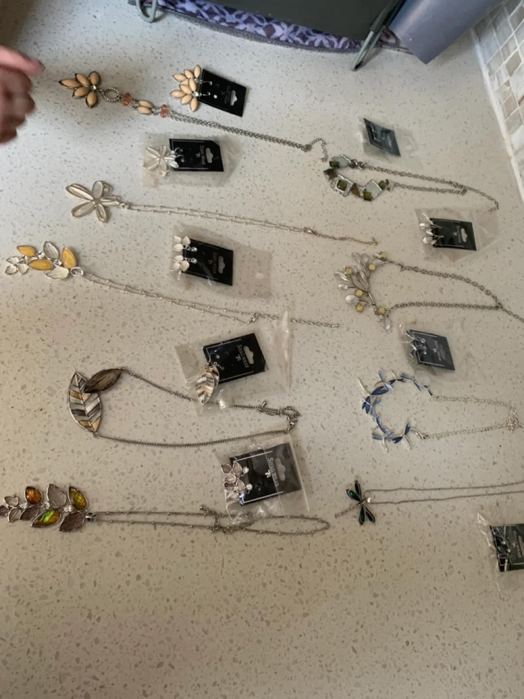 🧡 Shag Wear Necklace and Earring Set image indicator(7)