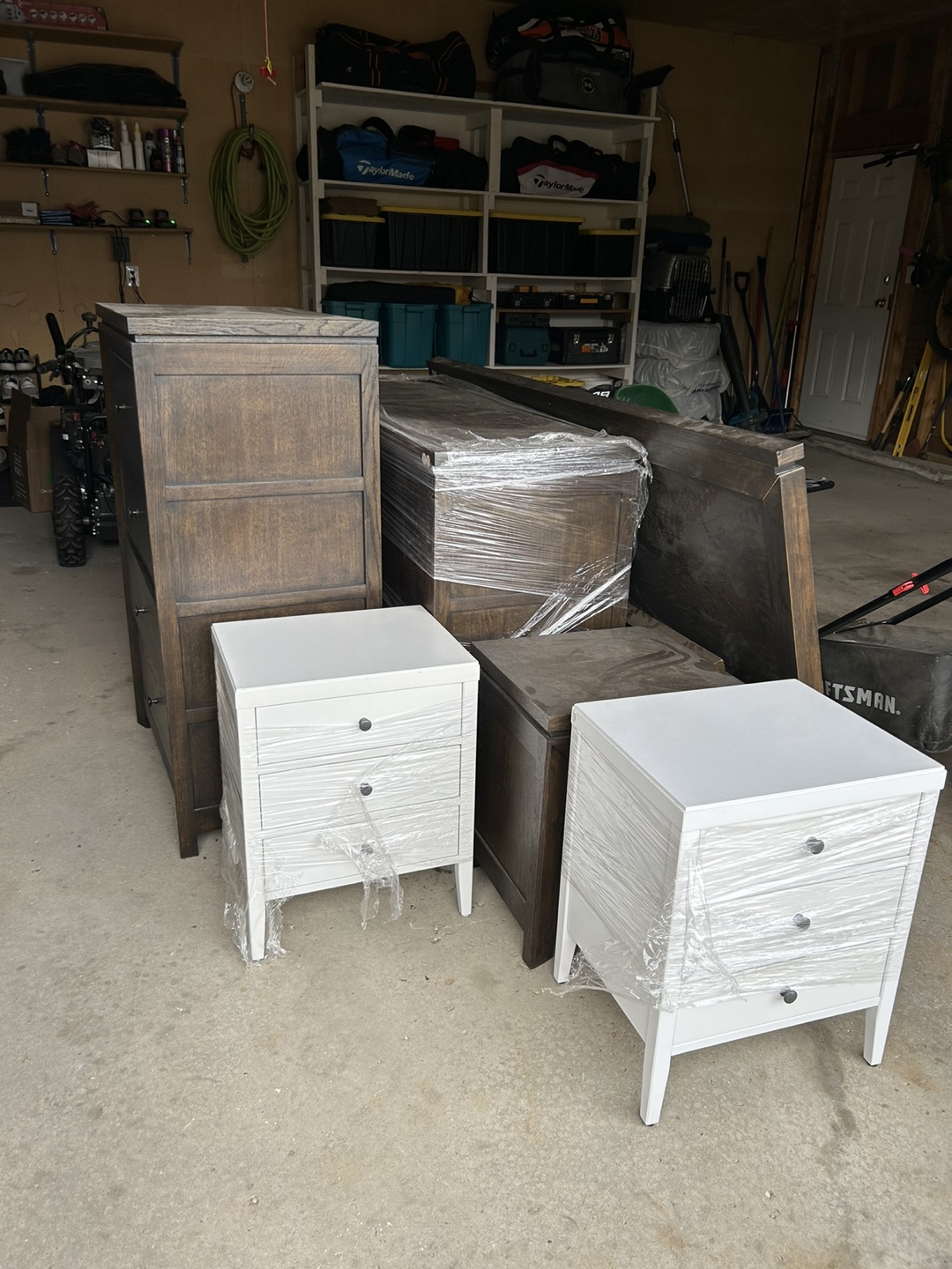 Two White 3 Drawer Nightstands - photo 4