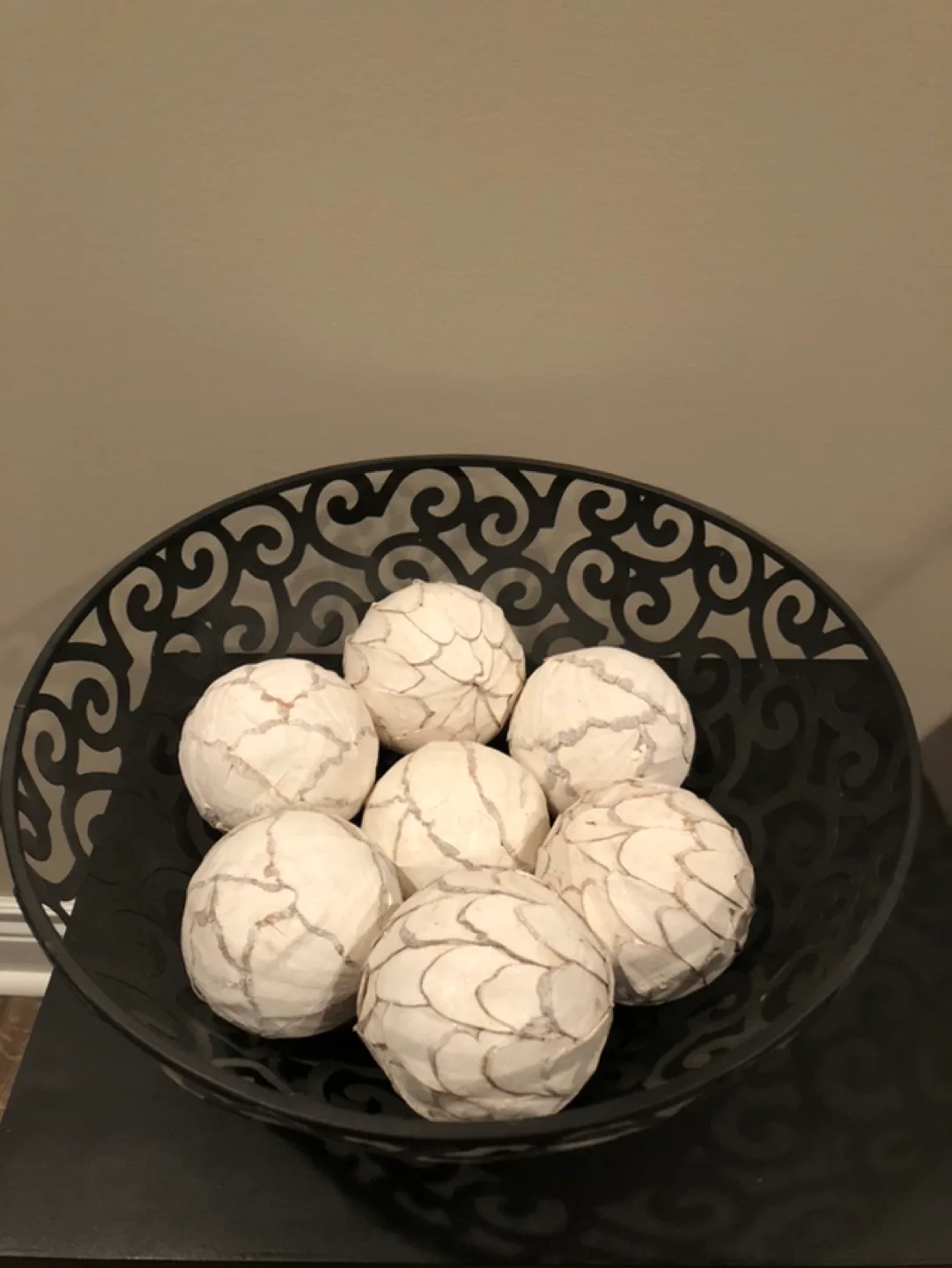 Metal Bowl Large/with Decorative Balls image indicator(2)