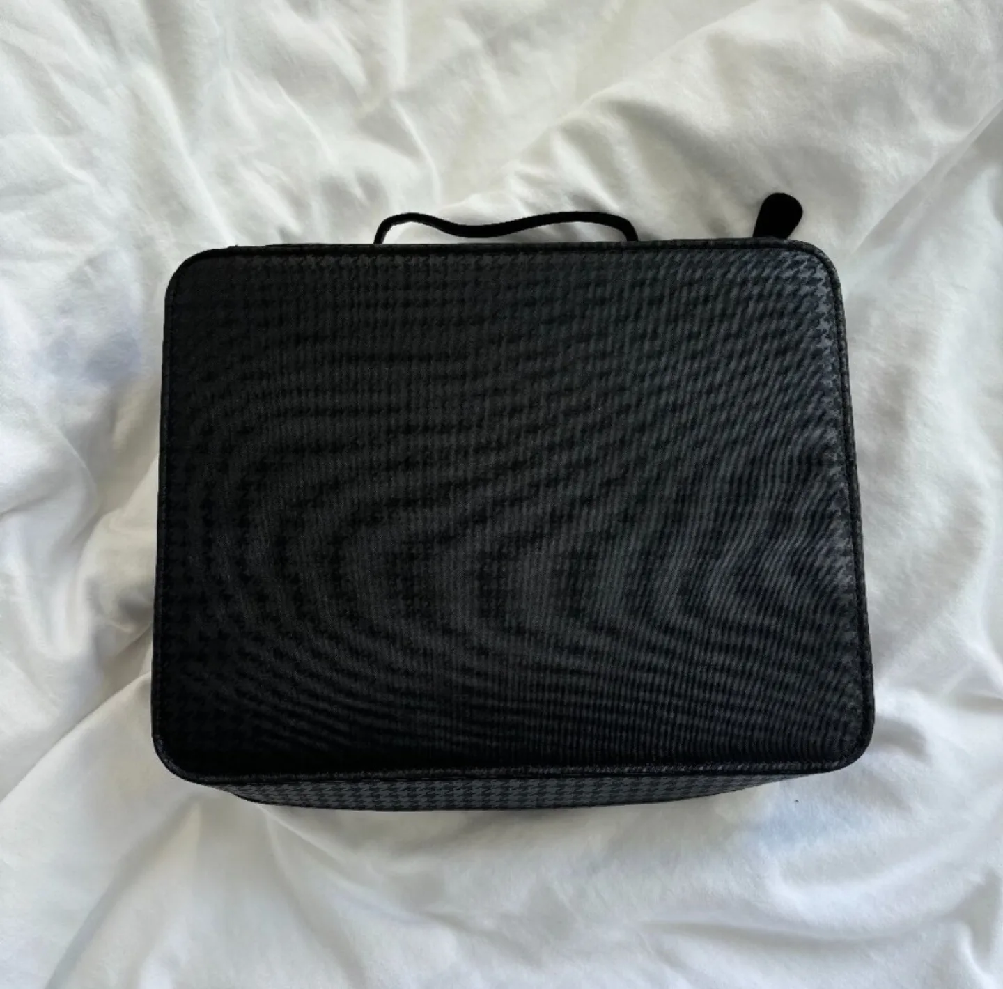 Dior Beauty Travel Cosmetic Case image indicator(2)